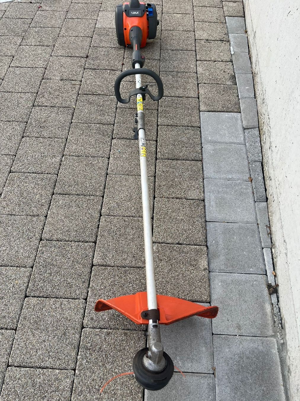 Husqvarna Rasenmäher: Rasentrimmer Husqvarna 129LK – Gebraucht aus Büetigen von nyli67 2