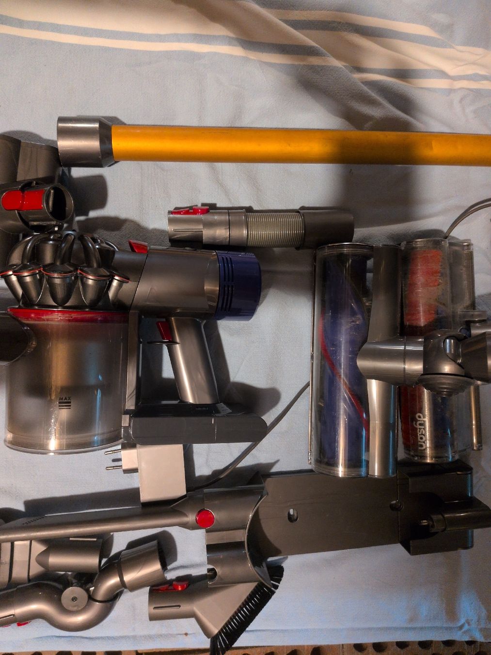 Dyson Staubsauger & Zubehör: Dyson Akkustaubsauger – Defekt aus Pratteln von pivo.var