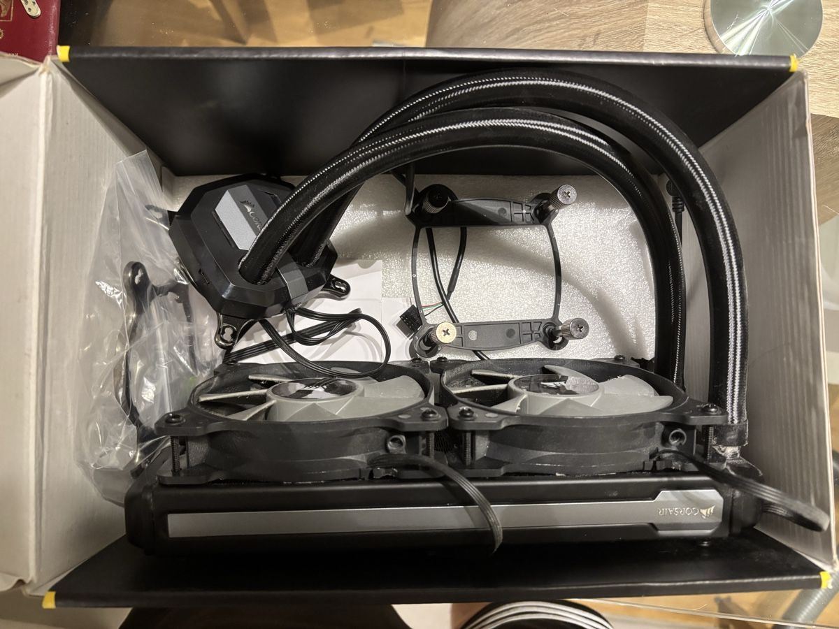 Corsair PC: Corsair H100i v2 – Usato da Lichtensteig venduto da Foka11 1