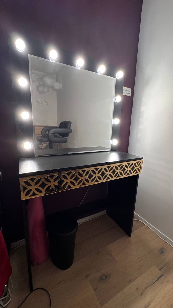 Armadietti a specchio: LED Spiegel, Hollywood Mirror – Usato da Au ZH venduto da spi_r6rp