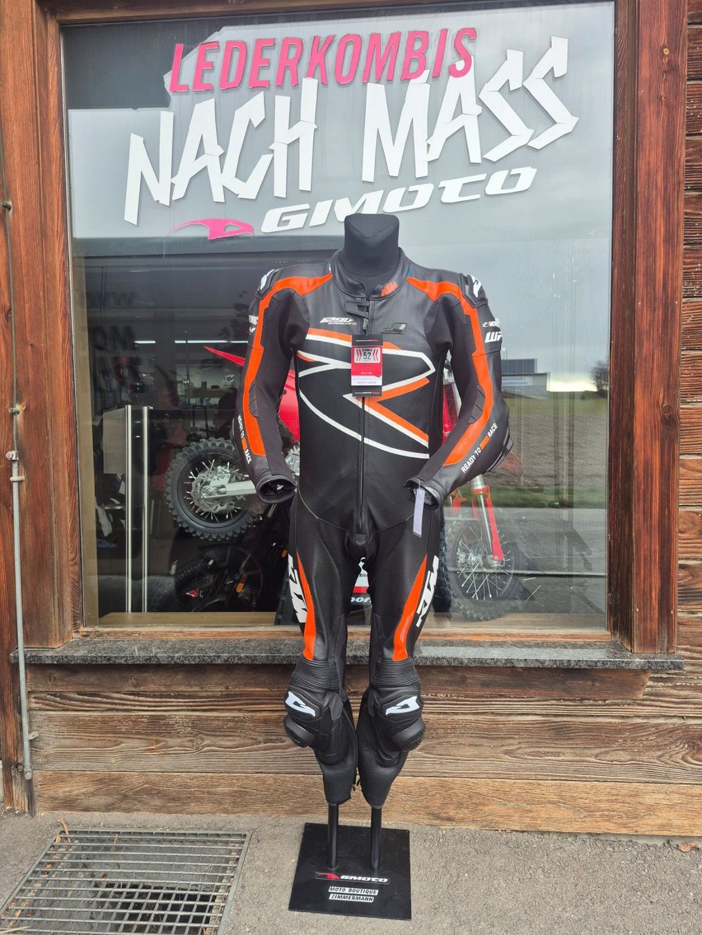 KTM Completi: KTM Lederkombi Neu, Grösse 52 – Nuovo (secondo la descrizione) da Messen venduto da Motoboutique
