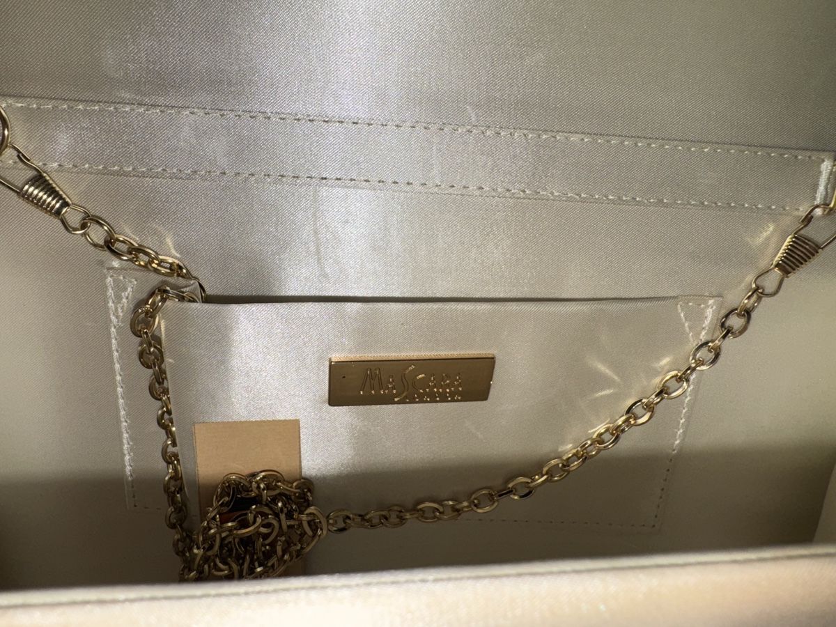 Borse da donna: Mascara Clutch, creme, Gold, mit Kette – Usato da Pfäffikon ZH venduto da Tetu.33 1