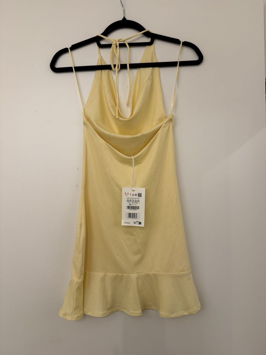 Pull&Bear Vestiti: Pull&Bear Neckholder-Kleid gelb – Nuovo e nell'imballaggio originale da Zürich venduto da mha_mx9n 1