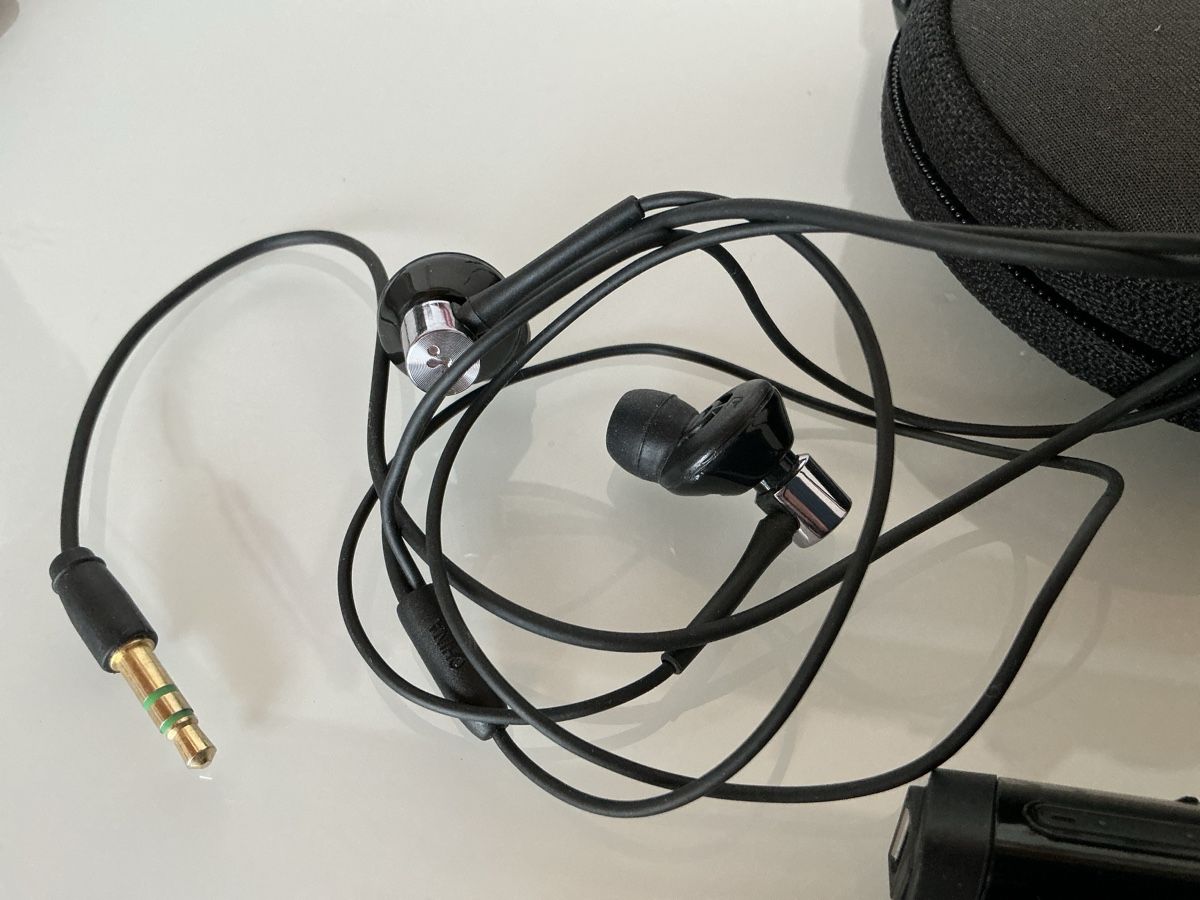 Bose Kopfhörer: Bose Kopfhörer mit Sony Bluetooth Adapter und Tasche – Gebraucht aus Wängi von Madella 3