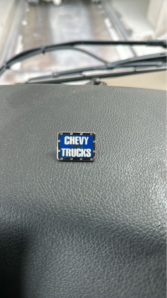 Chevrolet Plaketten & Abzeichen: Chevrolet Trucks PinLogo Emblem Plakette Bluesign Metall für – Gebraucht aus Ueken von crxundevo8