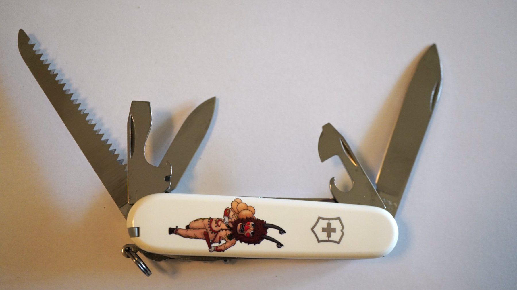Victorinox Coltelli tascabile: Viktorinox Huntsman White Fule Hung Thun – Nuovo e nell'imballaggio originale da Worb venduto da worb01 2