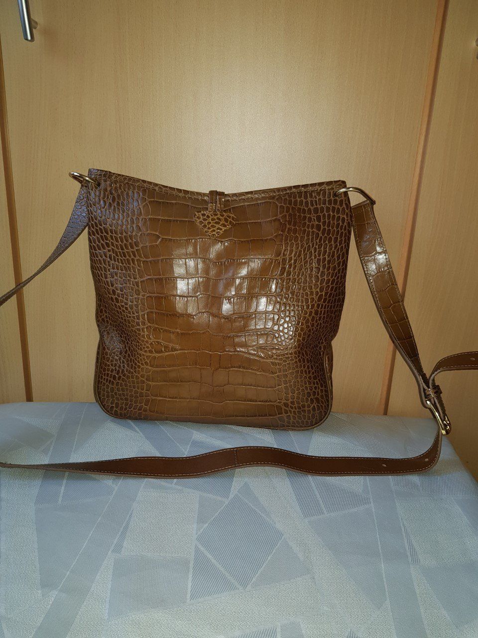 Longchamp Borse da donna: Longchamp Leder Handtasche/Umhängetasche – Usato da Basel venduto da Birs868 4