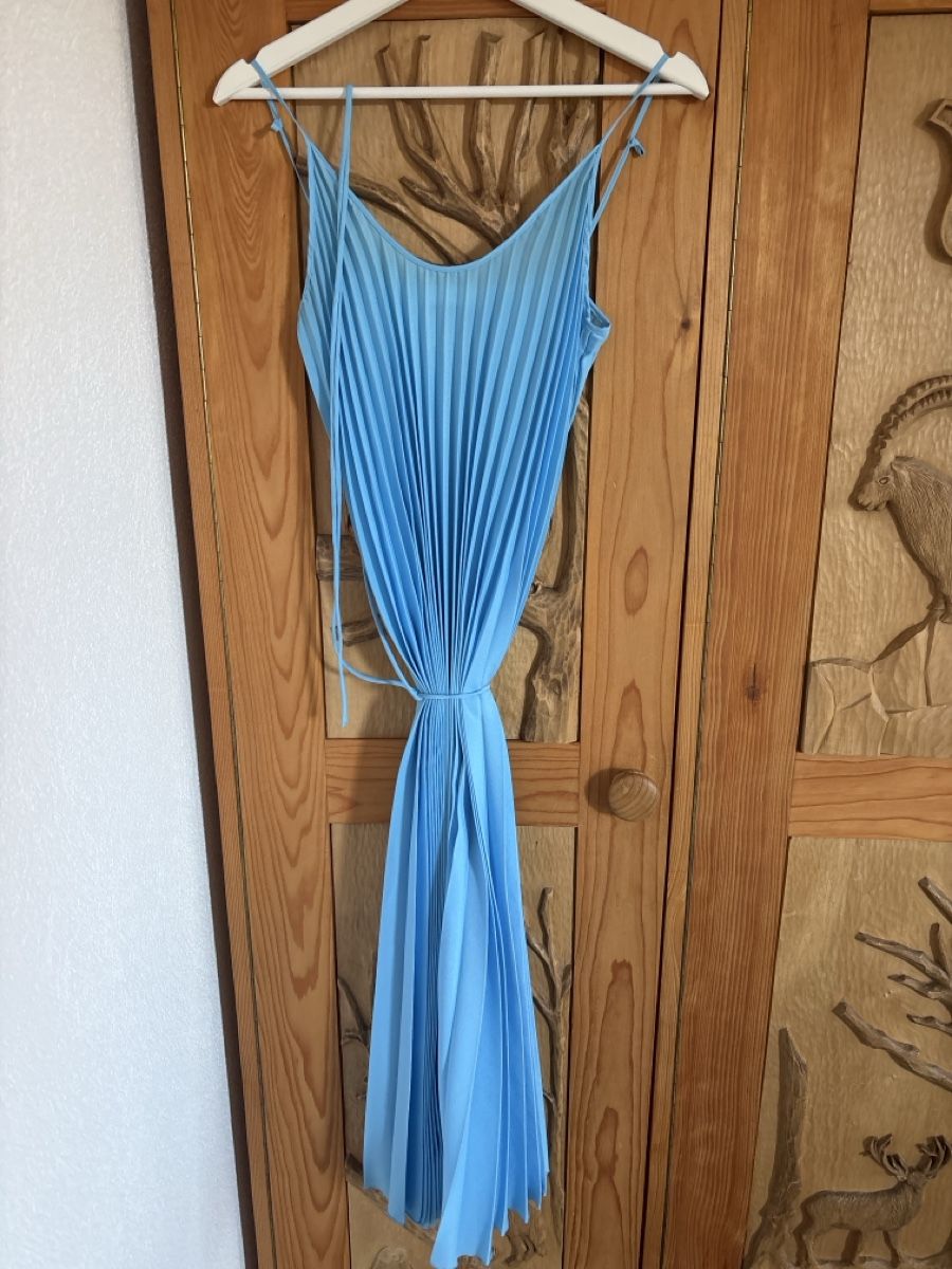 Mango Kleider: Kleid mit Falten hellblau Grösse M neuwertig – Neu (gemäss Beschreibung) aus Rickenbach ZH von mar_p6sg