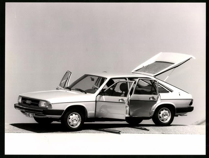 Fotografie & Manifesti: Fotografie Auto Audi 100 5E, Fliessheck  – Usato da Berlin venduto da bartko-reher