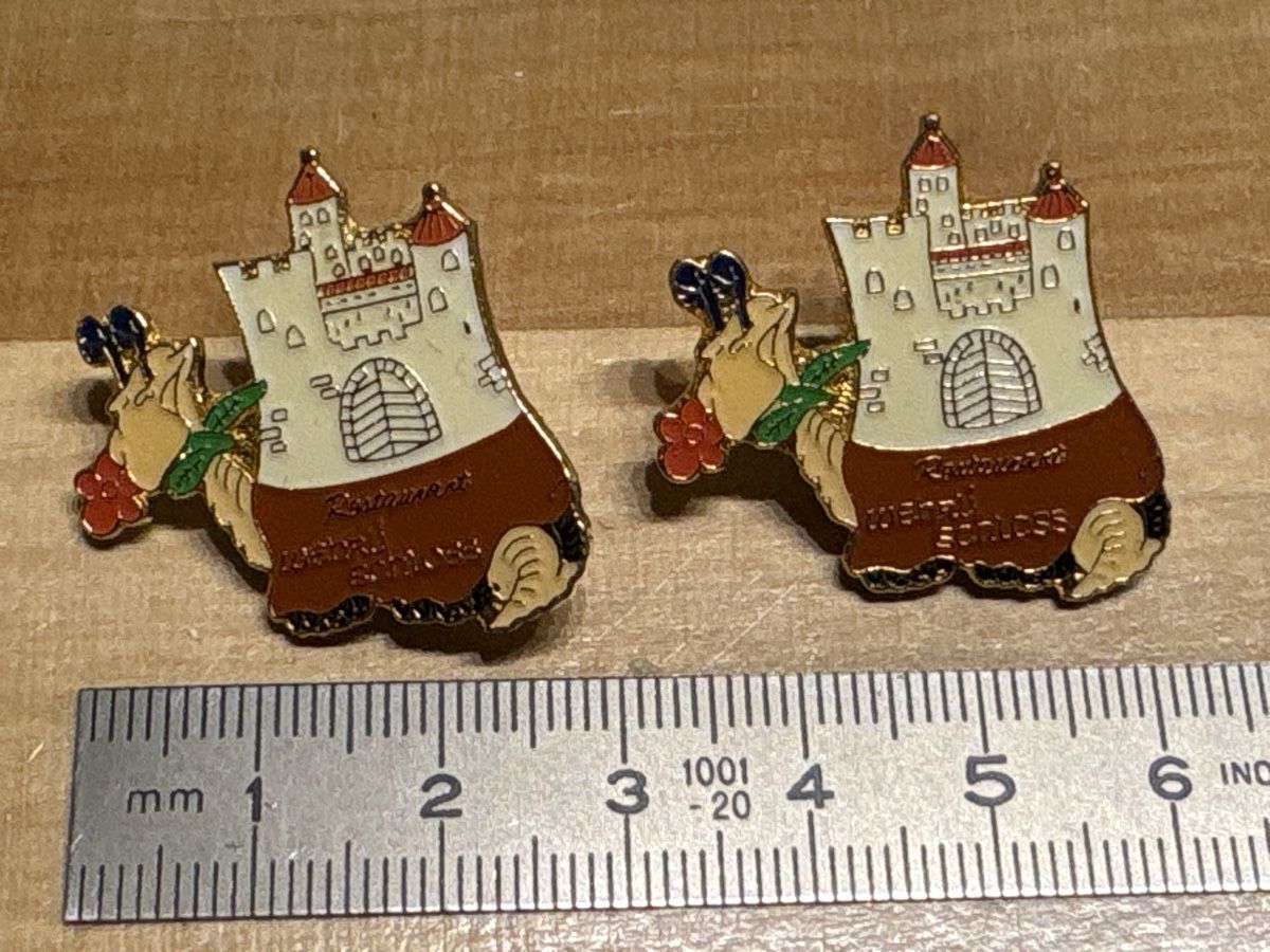Spille & Fermagli: 2 Pin von Restaurant Wehrli Schloss – Usato da Rümlang venduto da Sambas19