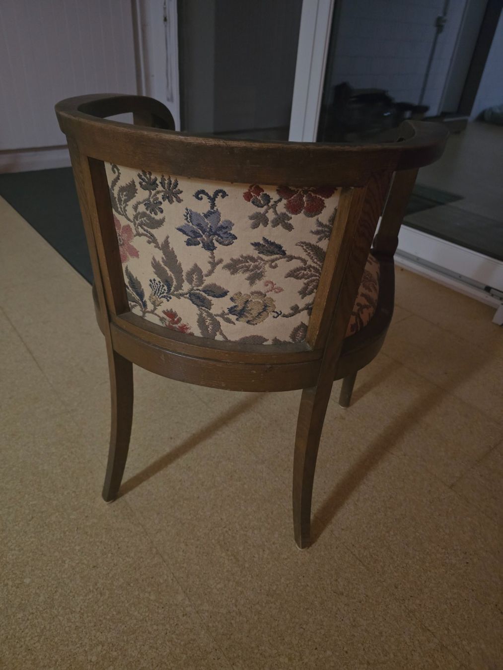 Sedie: Antiker Stuhl mit Blumenmuster - Einzigartiges Design – Usato da Elgg venduto da Kallipygos 1