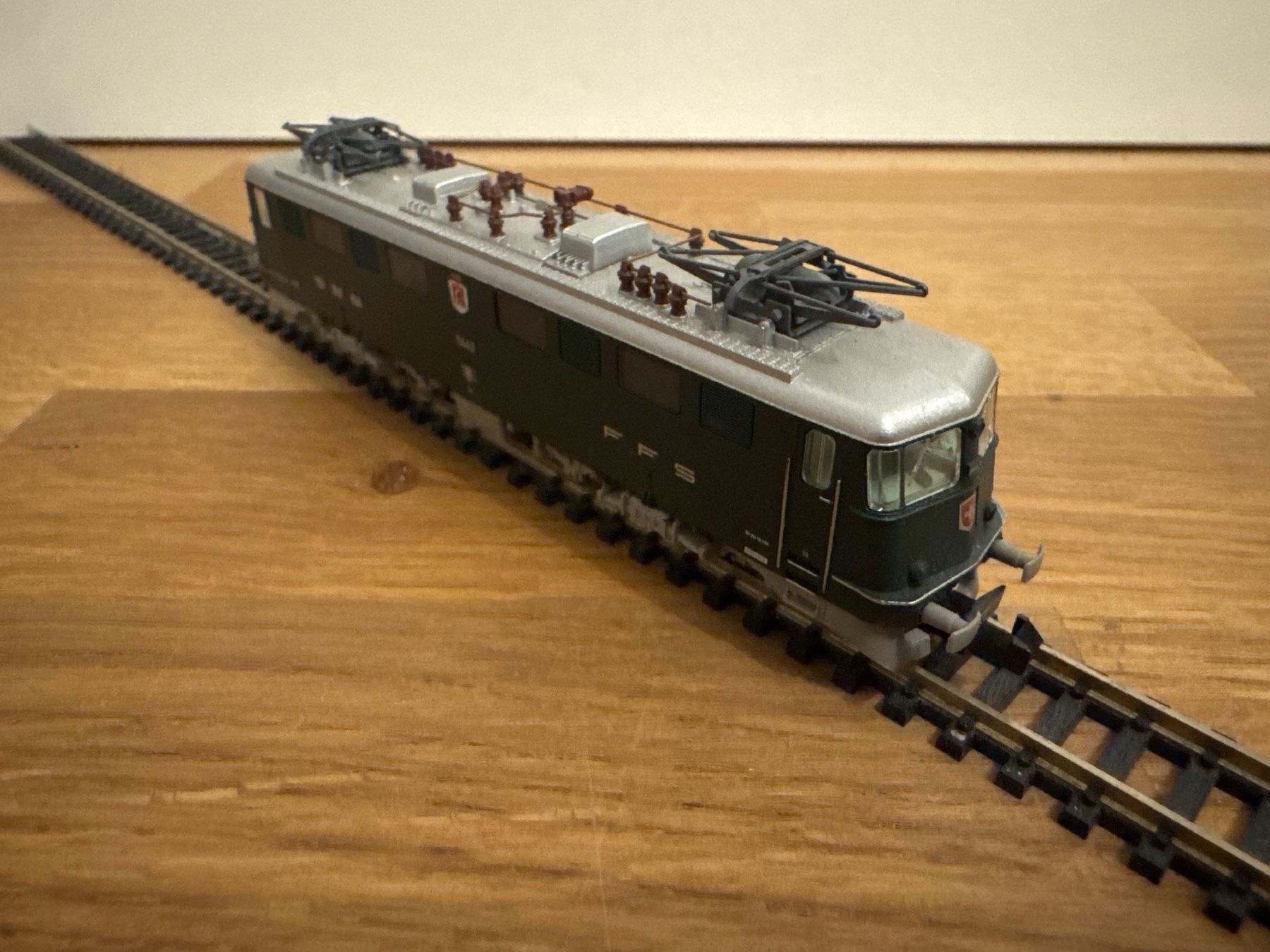Fleischmann Modelleisenbahnen: Fleischmann 737201 SBB Ae 6/6 11443  Chur Digital – Neu (gemäss Beschreibung) aus Schlierbach von Look8 1
