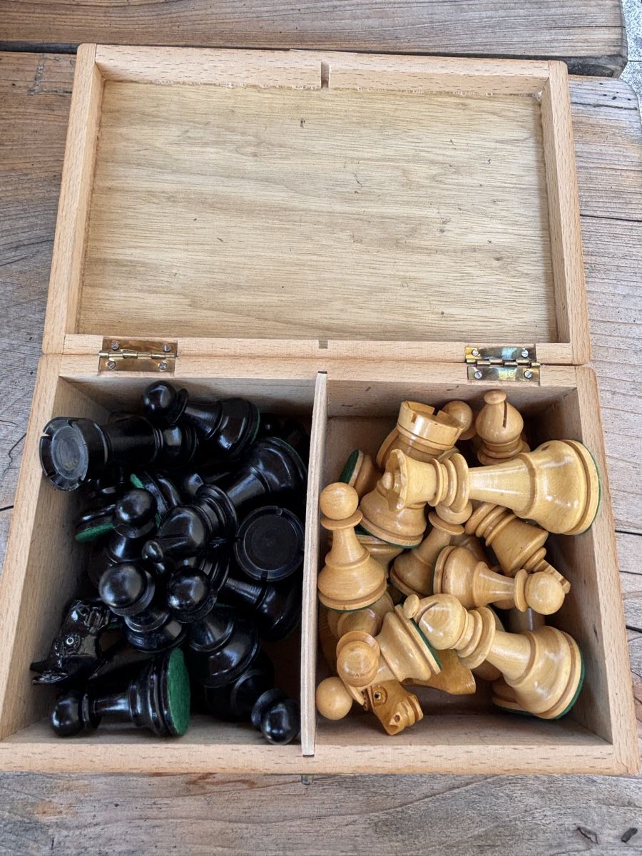 Giochi: Schachfiguren komplett mit Kasten – Usato da Würenlos venduto da Ashley24 6