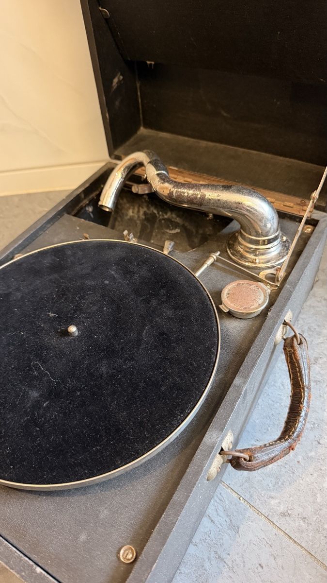 Tourne-disques: Grammophon Koffergerät  – D'occasion à Zwingen par bjo_mt5f 1