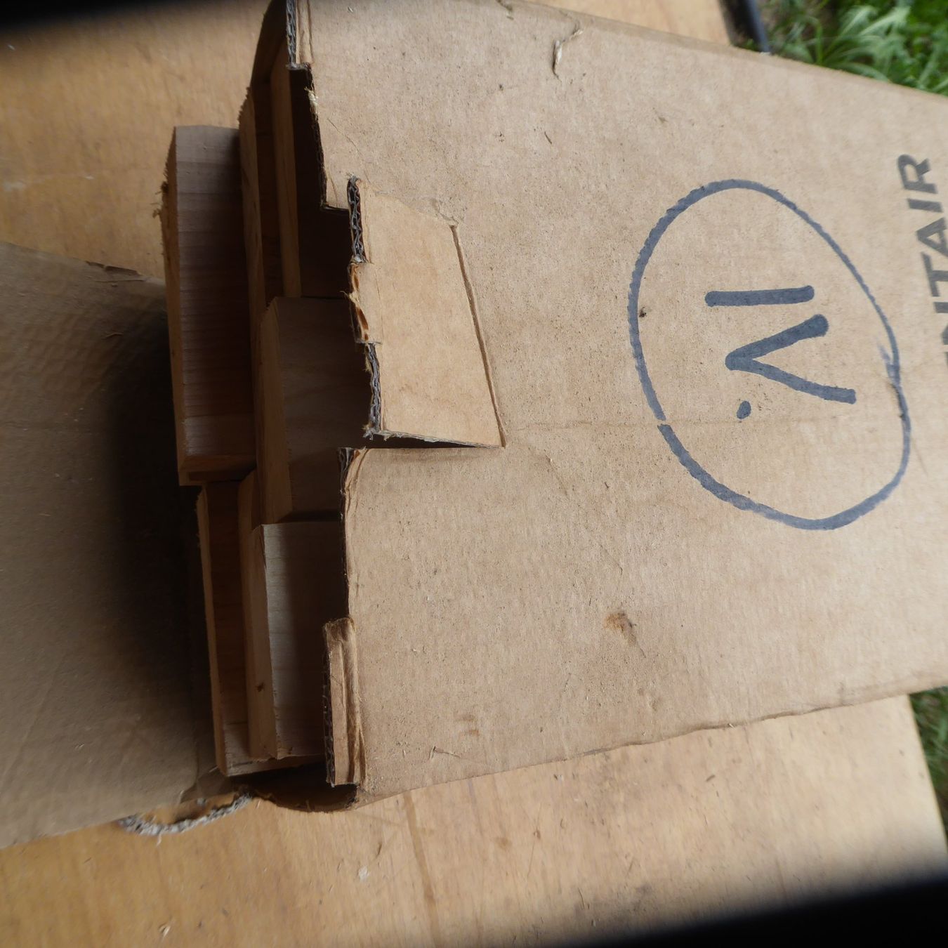 Articoli in legno: 26 mm Hartholzbrettli – Nuovo (secondo la descrizione) da Sumiswald venduto da Hennri1 2