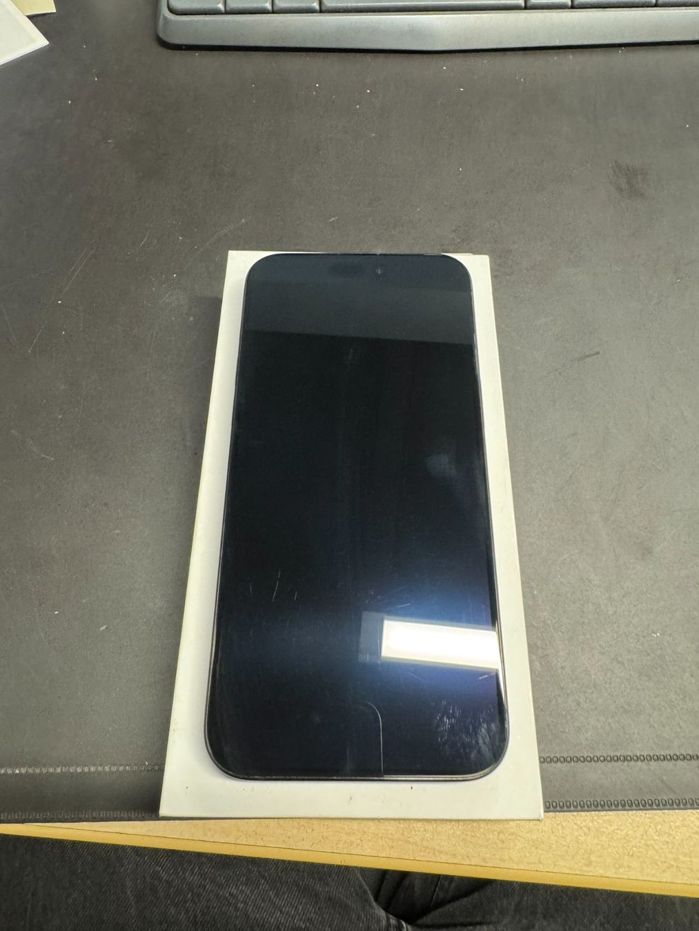 Apple Telefoni cellulari / Smartphones: Iphone 15 Pro Max, Black Titanium, 256GB – Usato da Frick venduto da sandro_martin 1