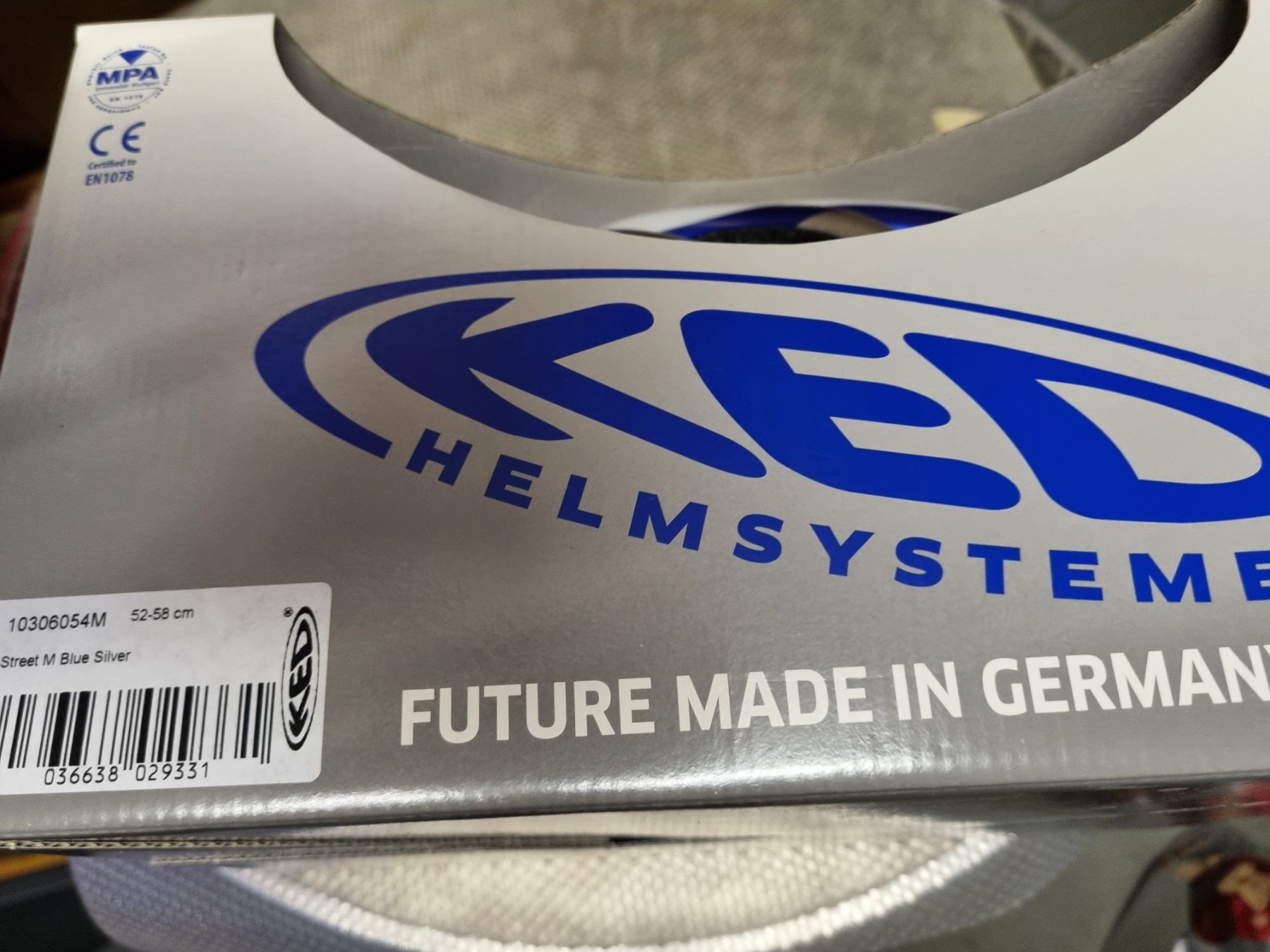 Caschi: Velohelm Gr. M  NEU – Nuovo e nell'imballaggio originale da Gossau SG venduto da Ennerdue 4