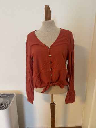 Trendige Bluse in Herbstfarbe Rostrot, Grösse 36/S von Only