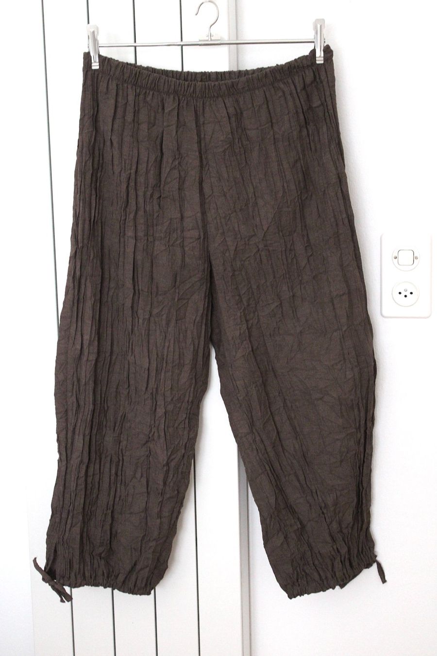 Pantaloni: Stoff Hose, verm. M /L – Usato da Locarno venduto da madame-tus-sauds 2