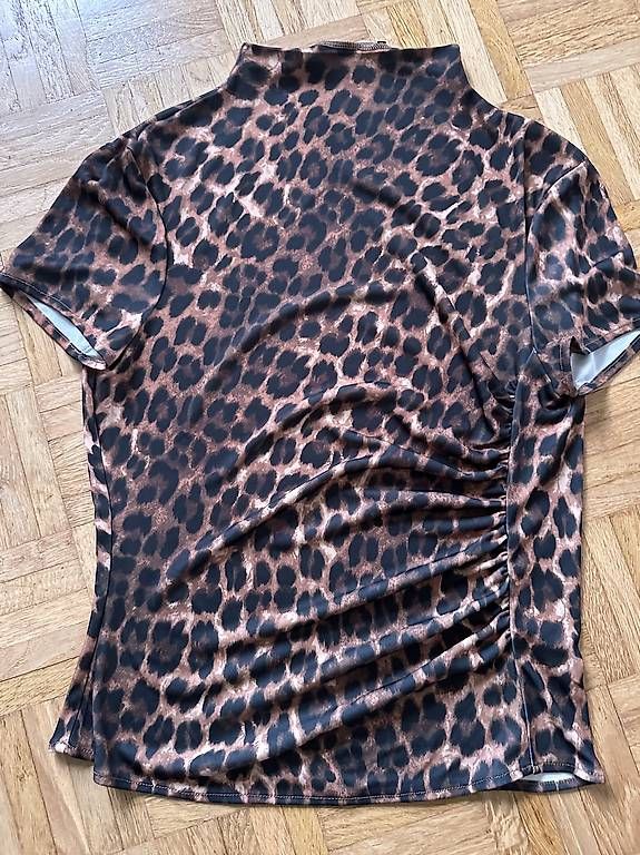 T-shirt: Leo T-Shirt Mango Gr.M – Usato da Stäfa venduto da DearDarling
