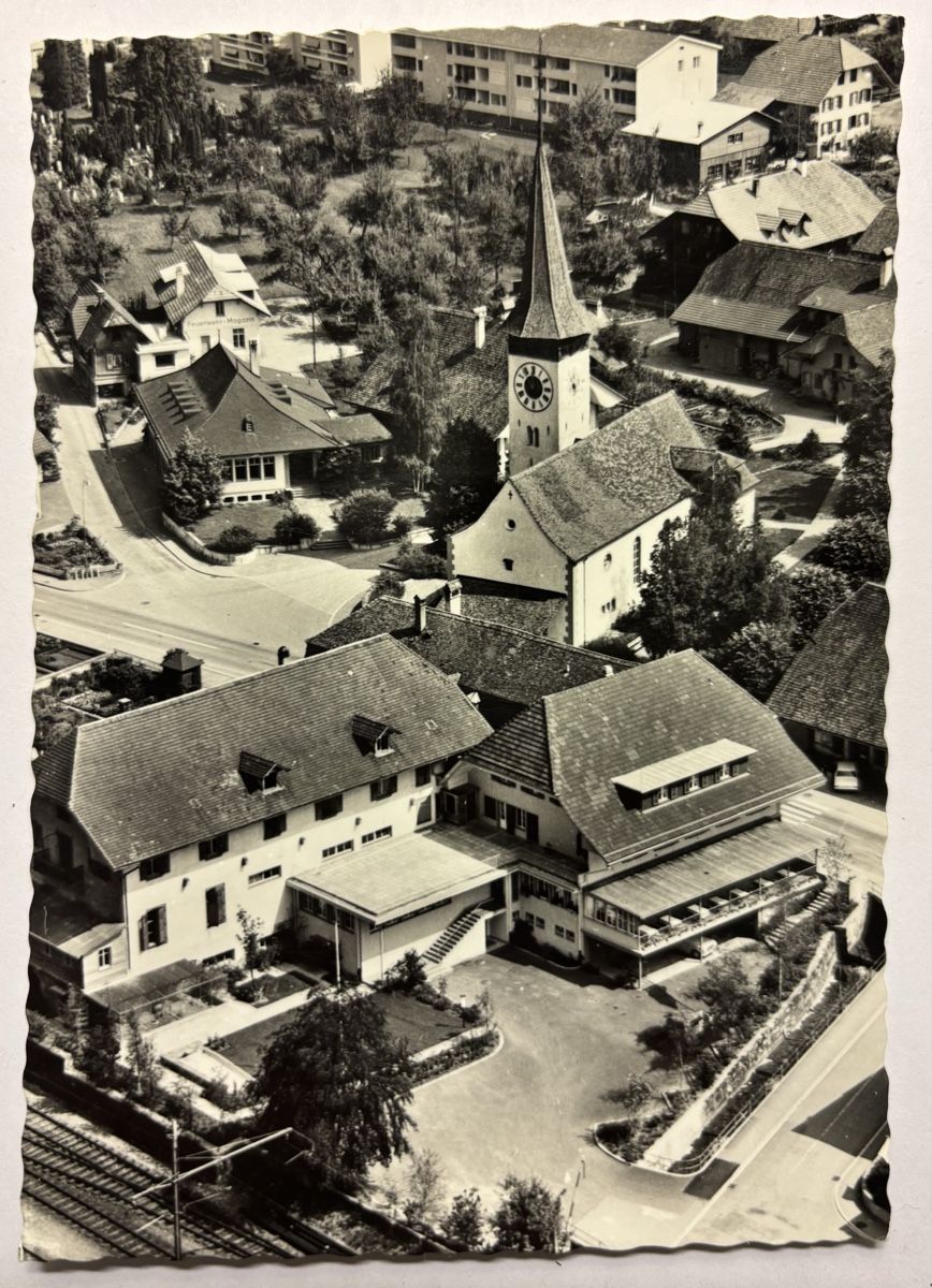 Ansichtskarten: Flugaufnahme Oberdiessbach, Hotel Löwen und Umgebung, BE – Gebraucht aus Luzern von Balbel