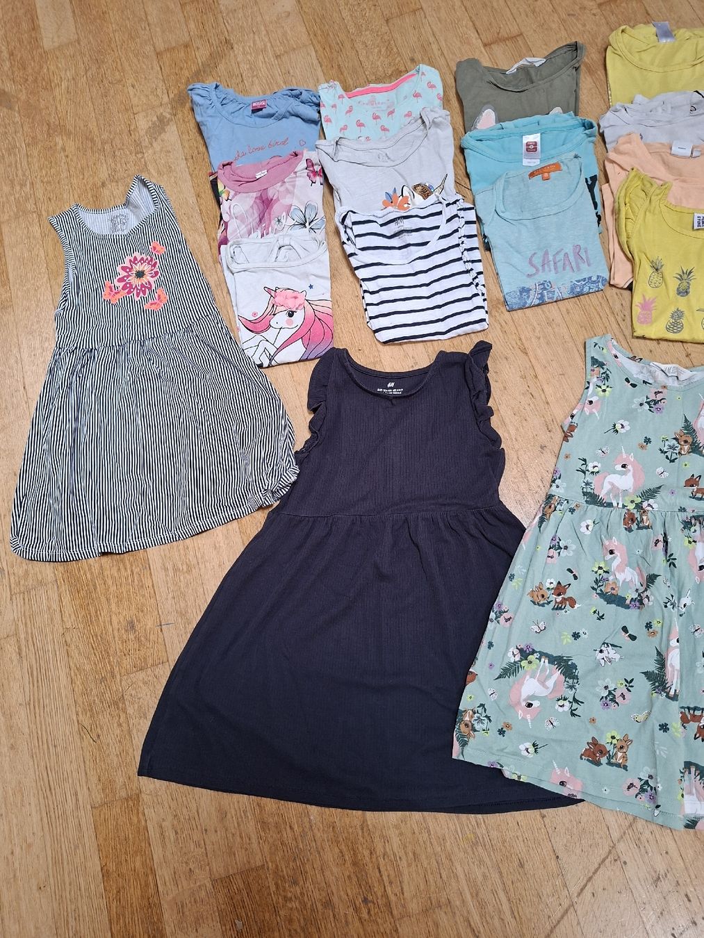 Lotti & Set di vestiti: Kleiderpaket Gr 122 – Usato da Beinwil am See venduto da AndSom 1
