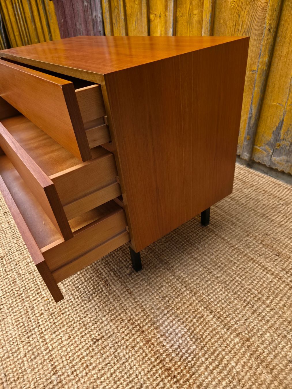 Commodes: Mid Century  Minimalist Sideboard Nussbaum – D'occasion à Haslen AI par Vintagelix 4