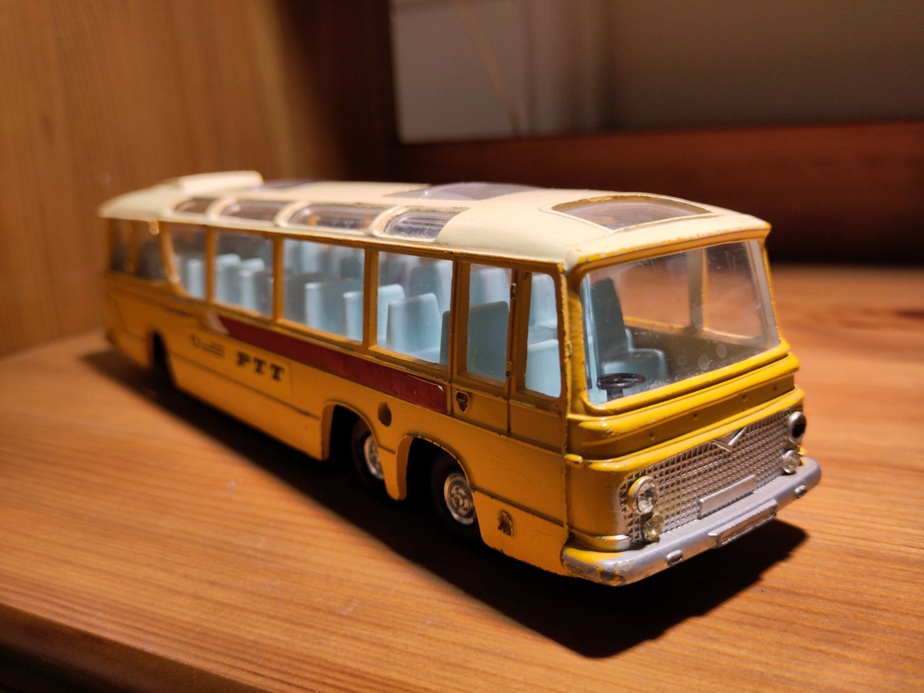 Dinky Toys Modellini d'auto: Modellauto Dinky Vega Major Luxury Coach Postauto – Usato da Bülach venduto da Tiefschlaflos 1