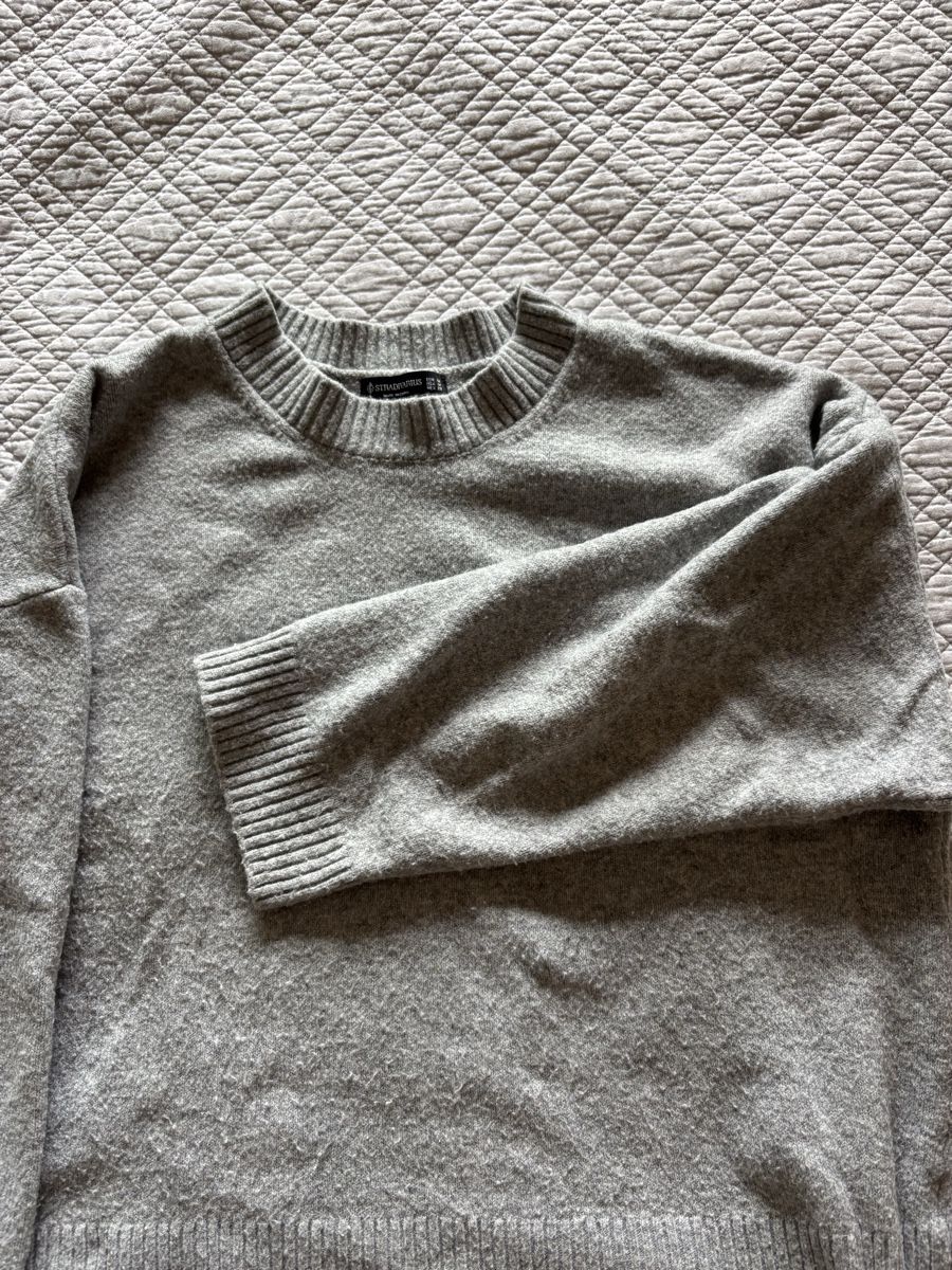 Maglioni & Felpe: Pull-over femme gris – Usato da Lausanne venduto da shabnam.t 1