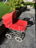 Puppenwagen, altes Modell, rot