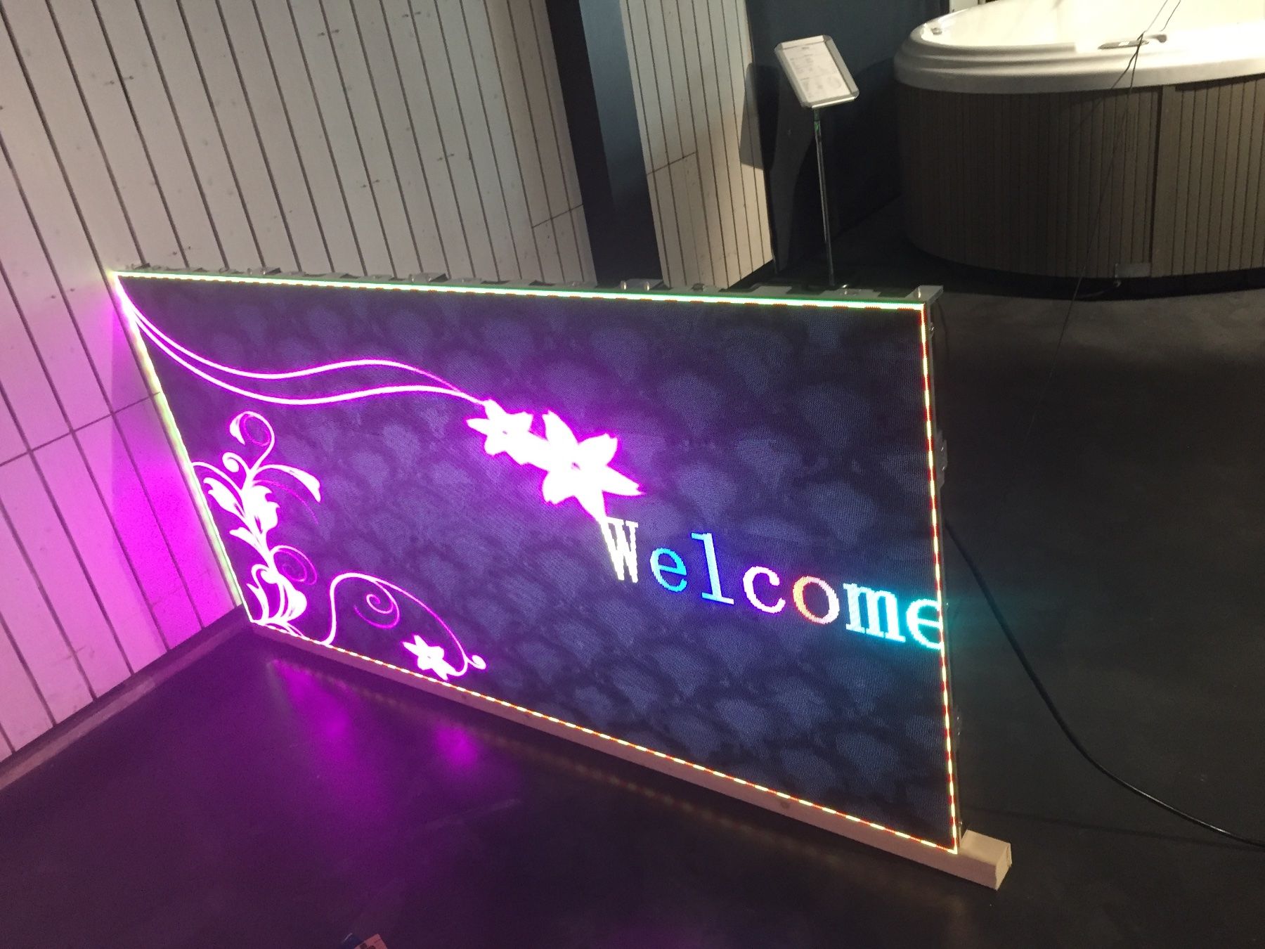 Monitor: LED Screen – Usato da St.Gallen venduto da Oren