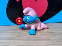 Baby Schlumpf mit Rassel, rosa - helle, seltene Version!