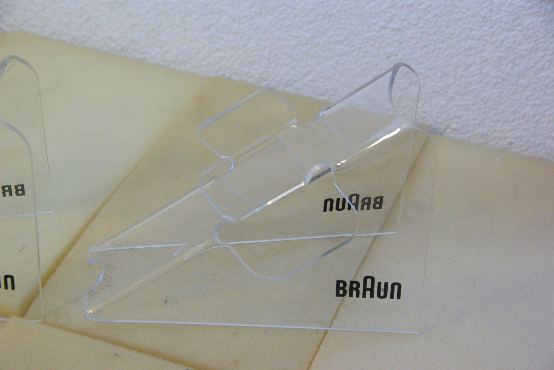 Sonstige Dekorationen & Accessoires: Aufsteller transparent von BRAUN – Gebraucht aus Herisau von Cevianer1844 1