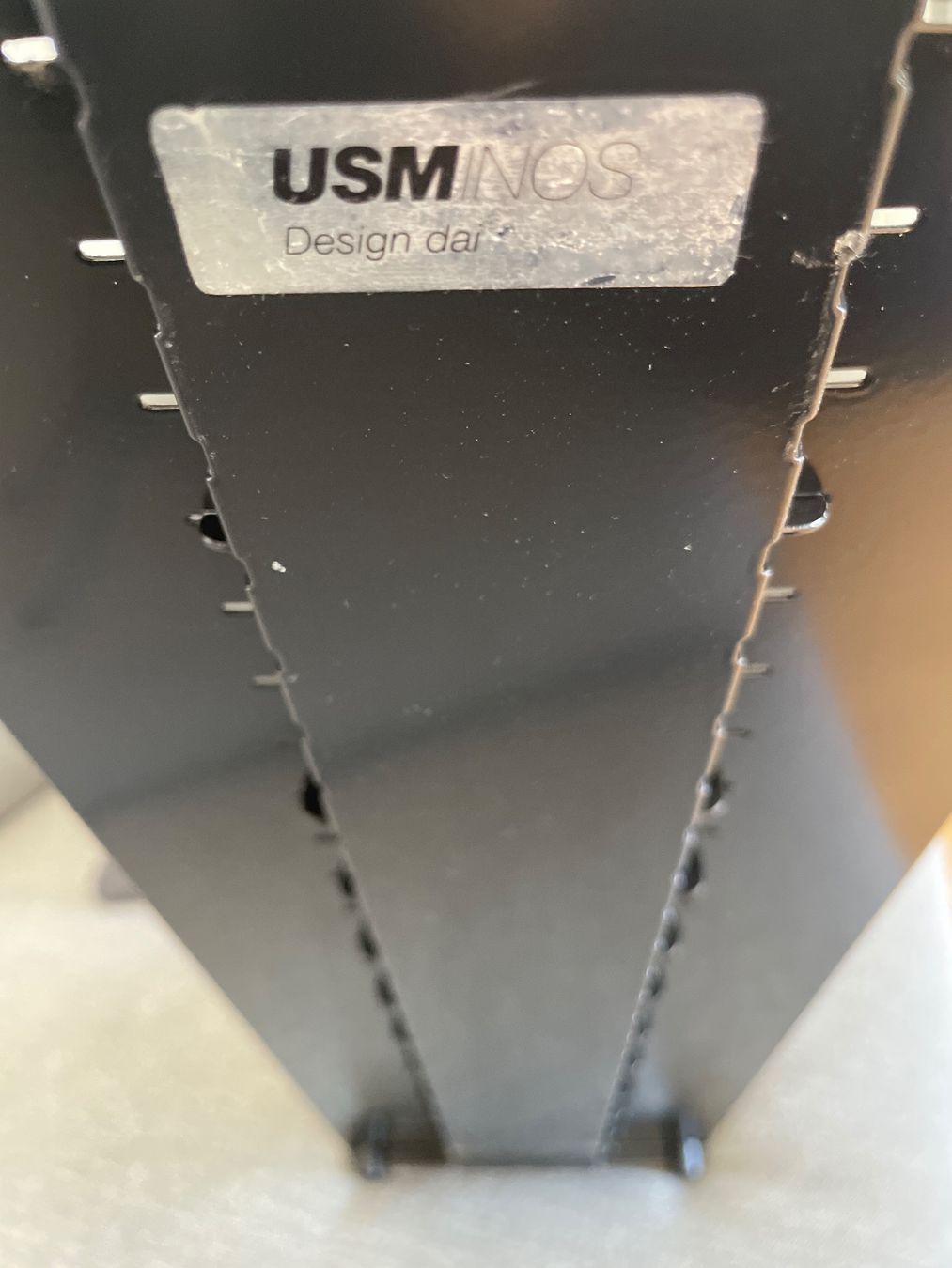 Sistemi di archiviazione: Visitenkartenbox USM schwarz mit 11 Einsätzen – Usato da Liebefeld venduto da Langspielplatte 4