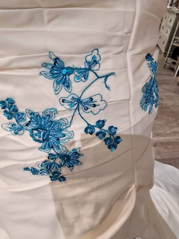Vestiti: Robe de mariée à vendre – Usato da Vauderens venduto da isa_gs2j 2