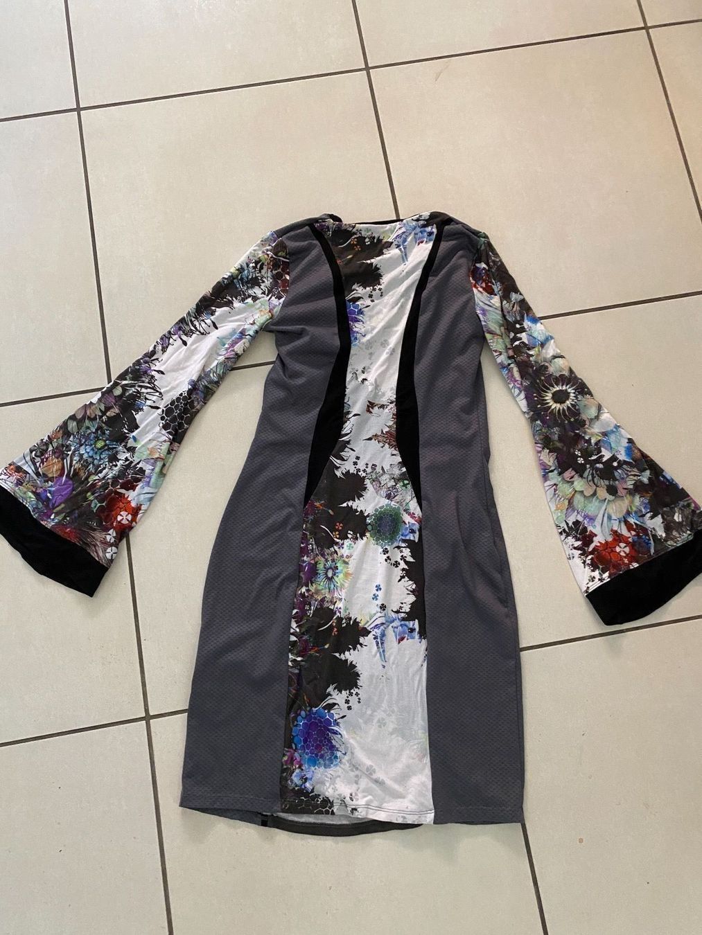 Vestiti: Kleid Kimono – Usato da Alpnach Dorf venduto da ljusja 1
