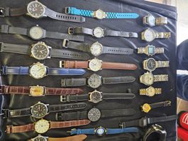 Armbanduhren Konvolut verschiedener Marken und Modelle 25 st