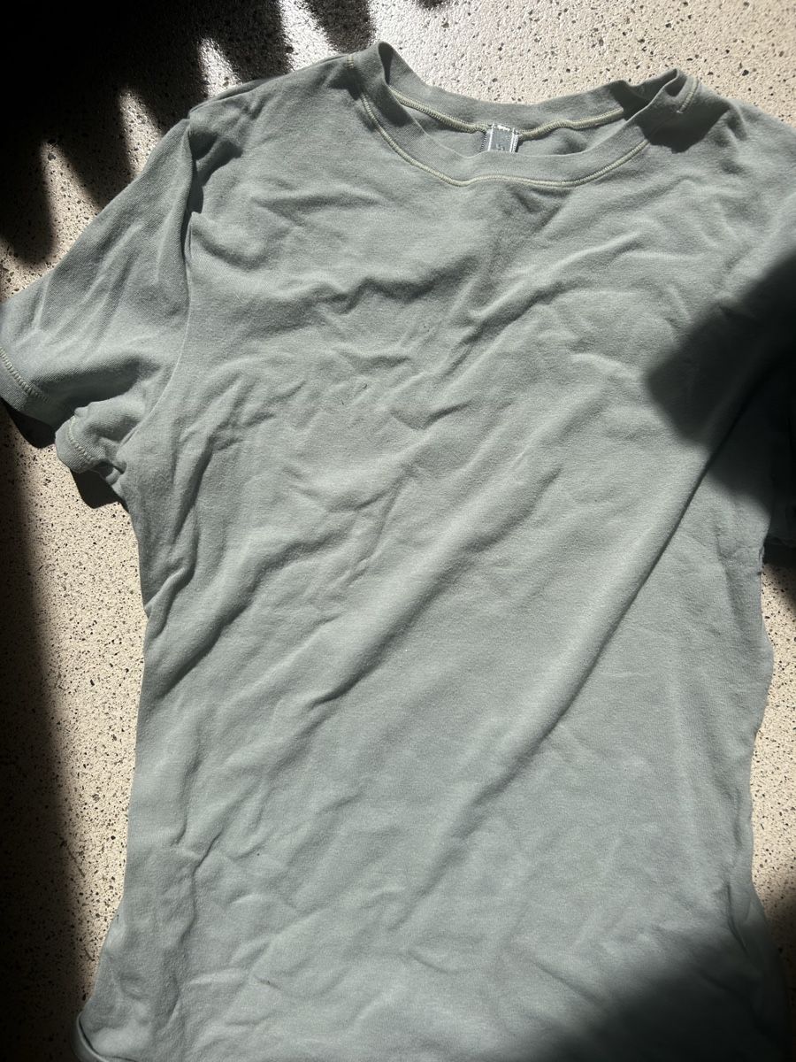 Skims T-Shirts: Skims Top – Neu (gemäss Beschreibung) aus Zürich von mie_wgb9