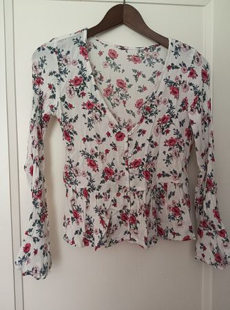 Bluse mit Blumenmuster, Grösse 34, perfekt für den Sommer!