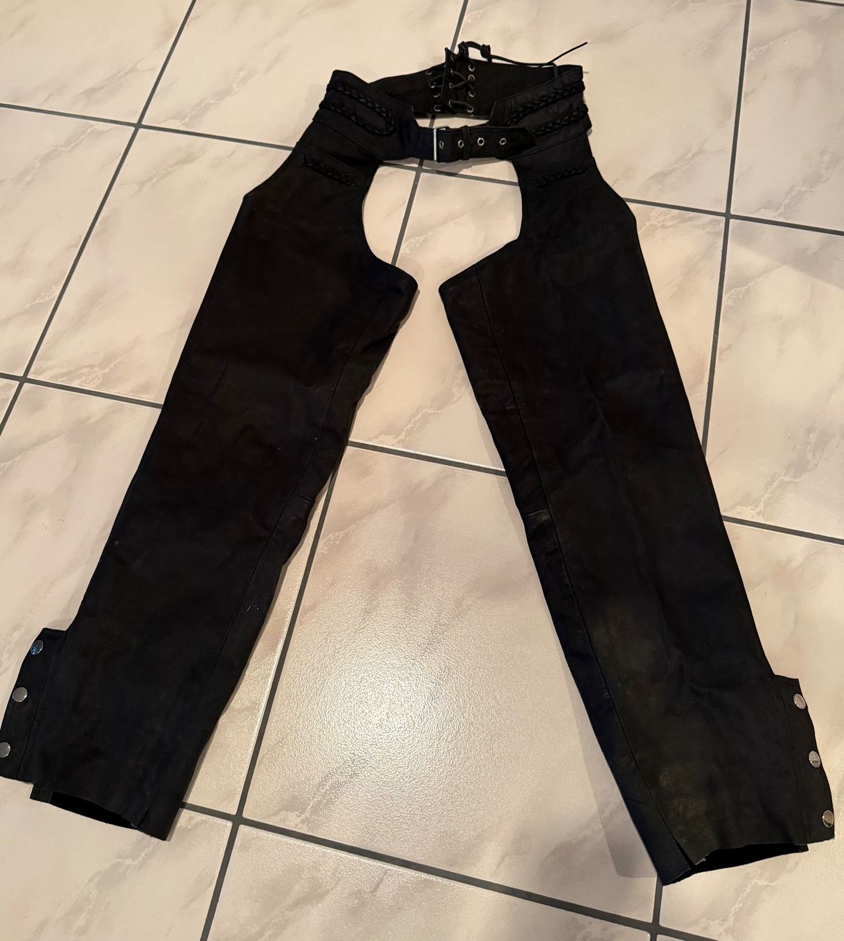Pantalons: Chaps, Wildleder – D'occasion à Gamprin-Bendern par Gab0611
