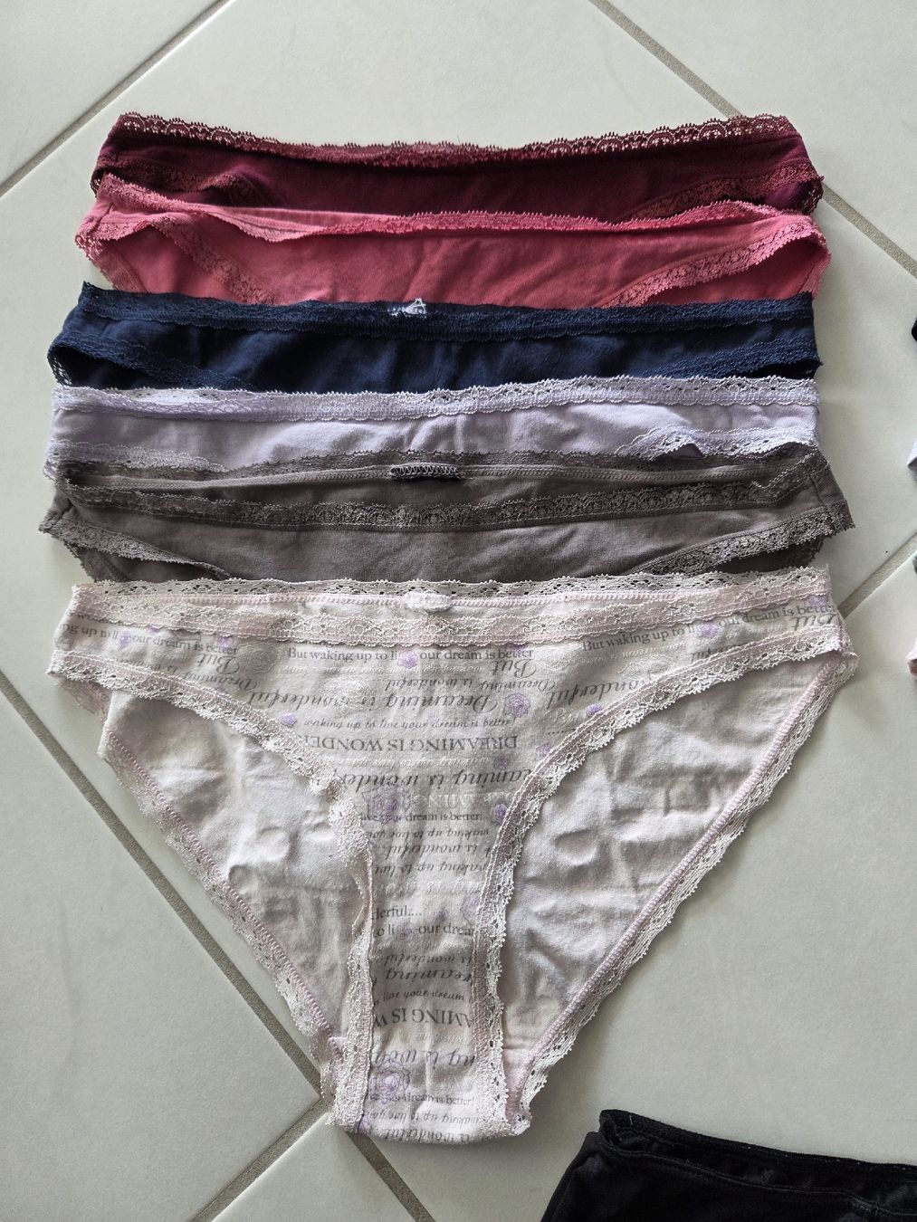 Altra biancheria intima: Slips gr. S – Usato da Bronschhofen venduto da Katrusja