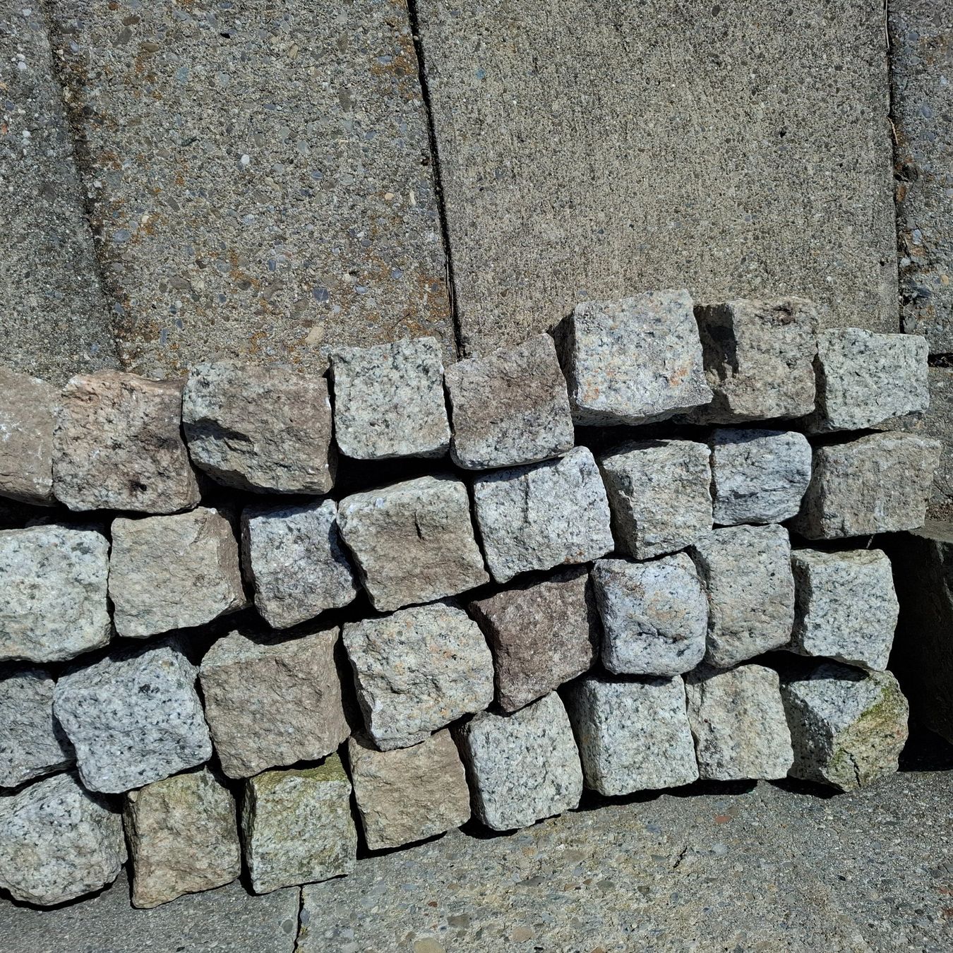 Pierres & tuiles: Granit Pflasterseine – D'occasion à Adligenswil par Exnovo 8