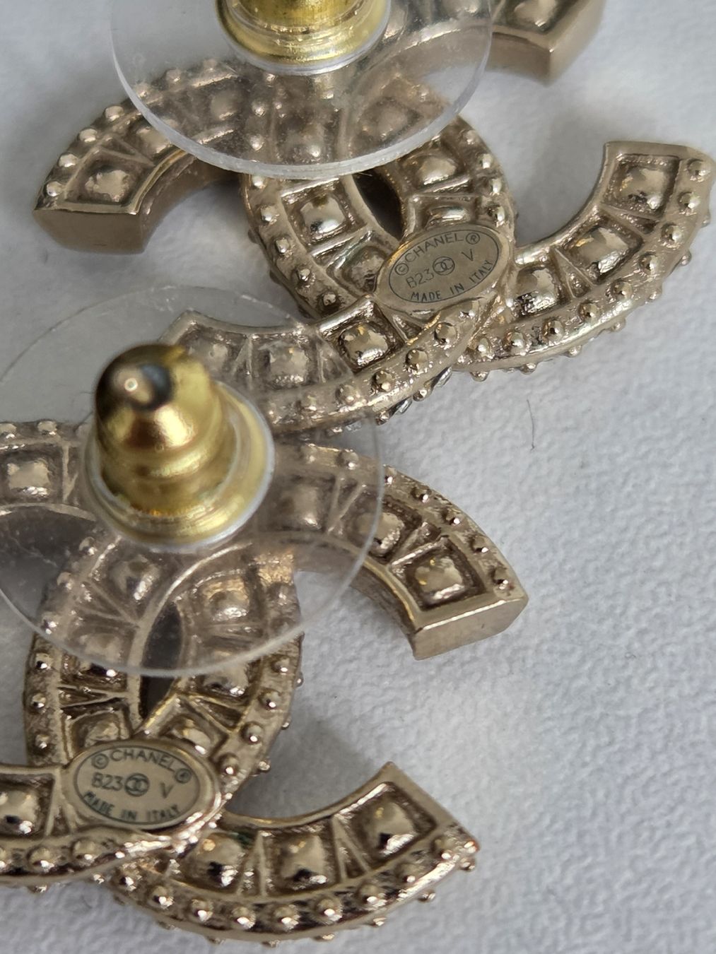 Chanel Boucles d'oreille: Chanel – D'occasion à Lausanne par fashionistagirlie 4