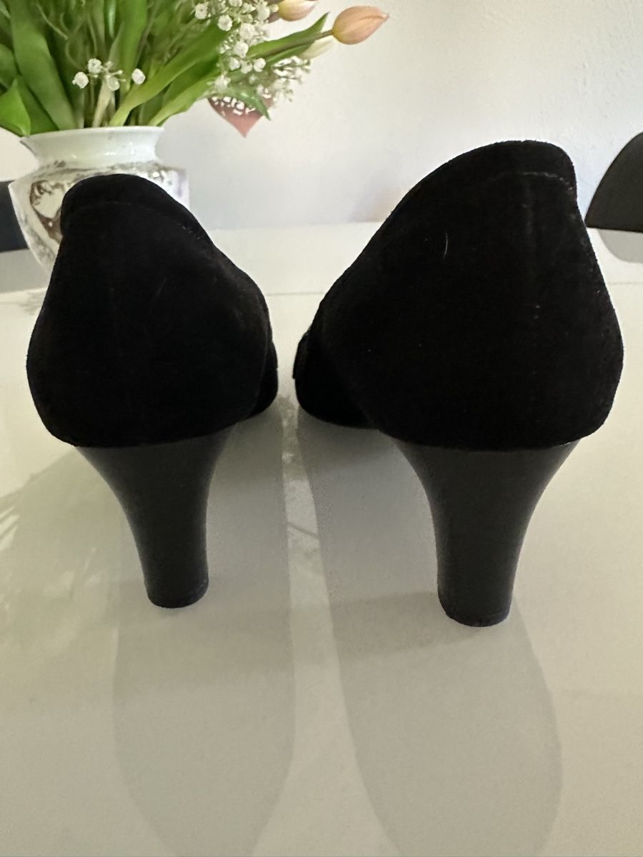 Kaiser Damenschuhe: NEU schwarze Wildleder Pumps – Neu (gemäss Beschreibung) aus Boppelsen von Raffeli 1