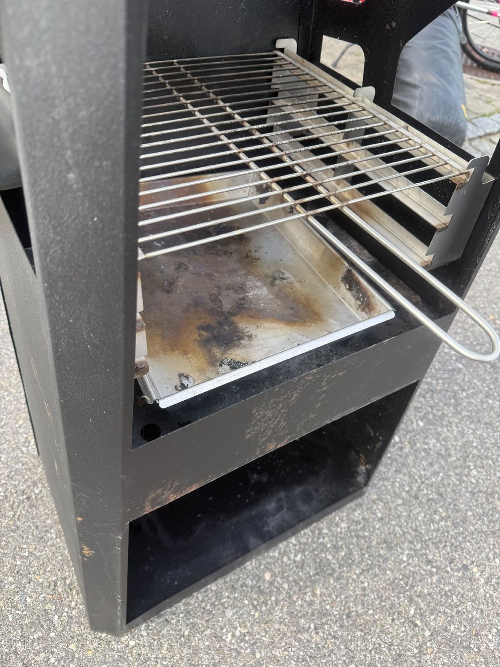 Bracieri: Grill / Feuerstelle schwarz mit modernen Design – Usato da Trimbach venduto da dia_nv9g 3