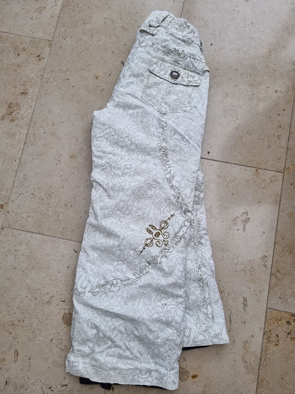 Pantaloni: Coole Snowboardhose Belowzero Gr. 116 – Usato da Lengnau AG venduto da Endless
