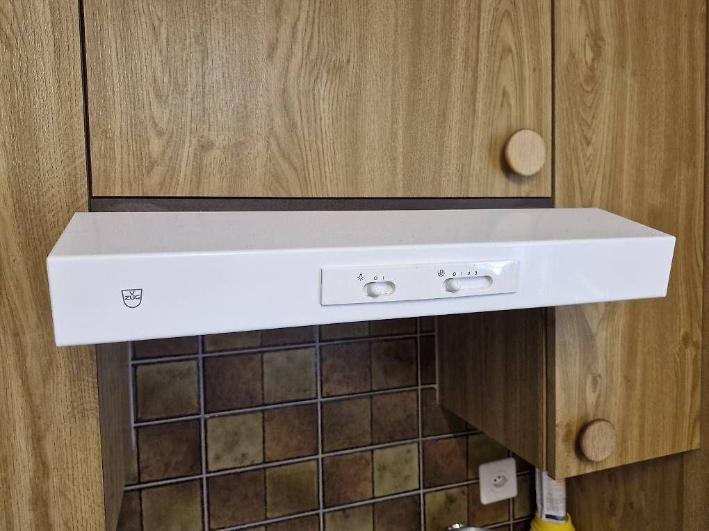 Hottes de ventilation: Dunstabzugshaube V-ZUG weiss – D'occasion à Wädenswil par Canubis