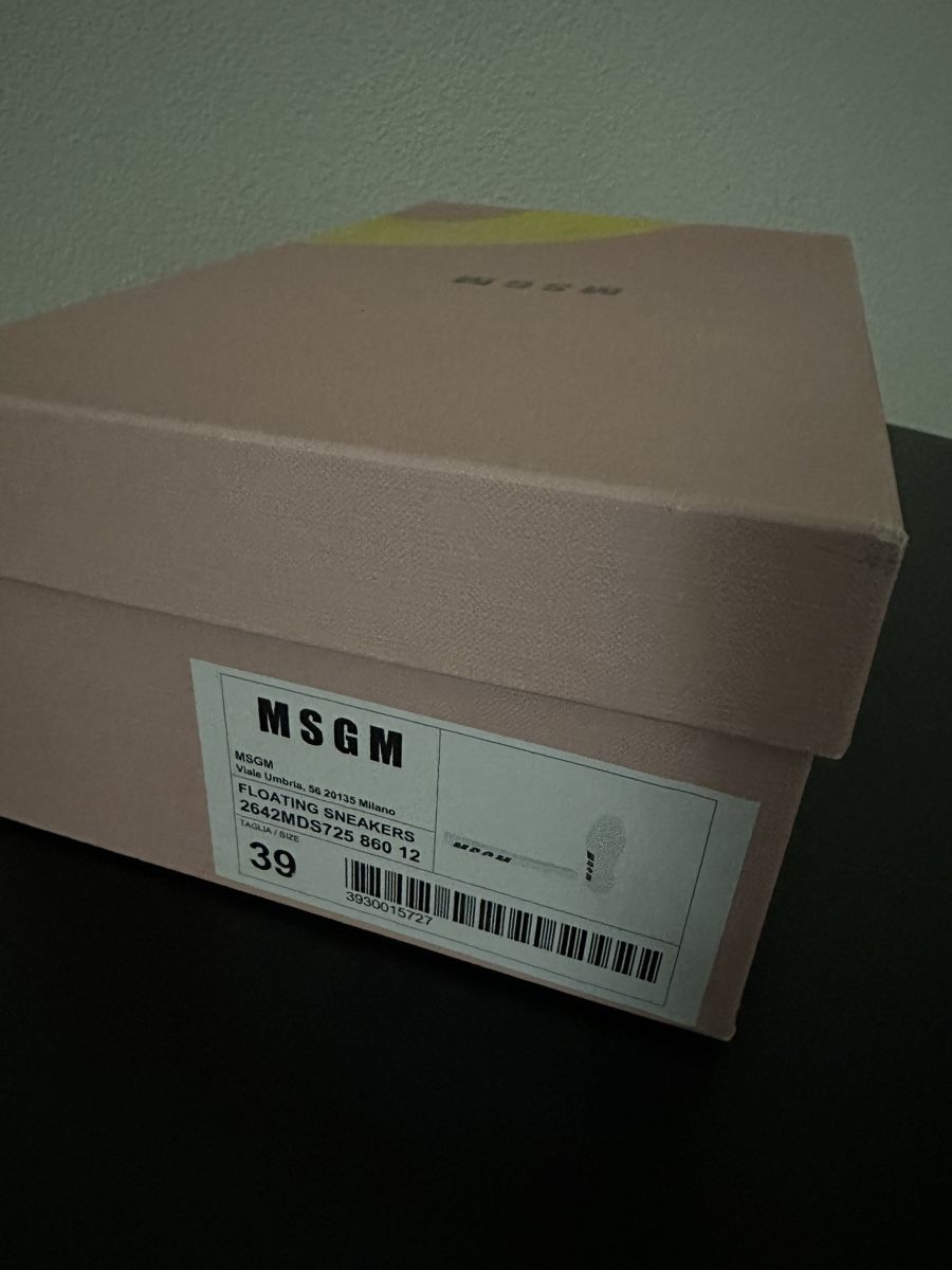MSGM Scarpe da donna: MSGM Designer Floating Logo Print Sneakers in 39 – Usato da Zürich venduto da kiflicaodcokolade 4