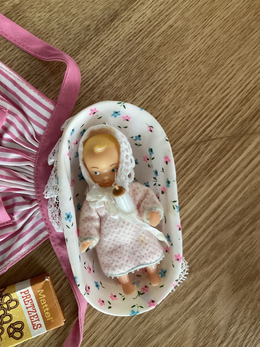 Puppen: Barbie baby Sits 1963 – Gebraucht aus Herbriggen von Sehrazade 1