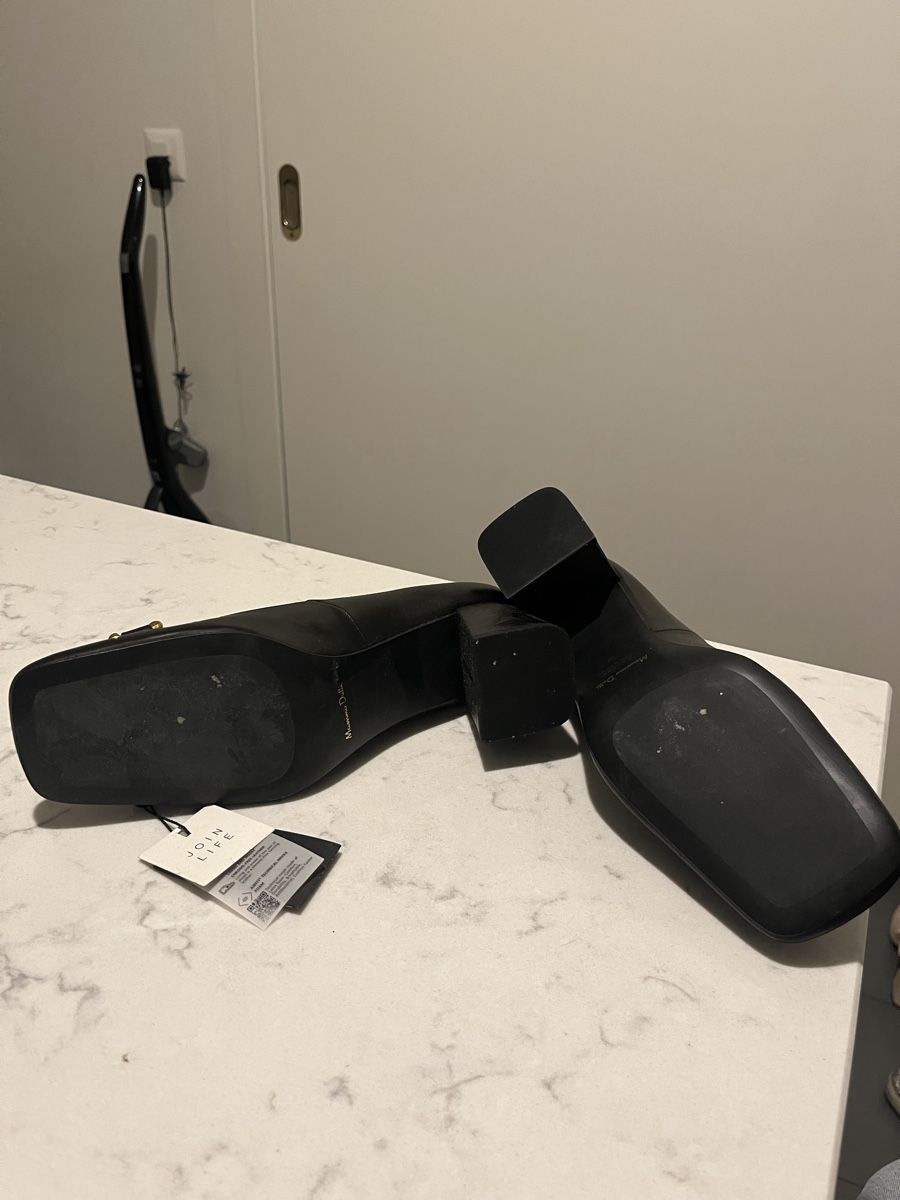Massimo Dutti Scarpe da donna: Massimo Dutti Leather Block Heel Chain Loafers, EU 39 – Nuovo (secondo la descrizione) da Mies venduto da nic_yk5d 5